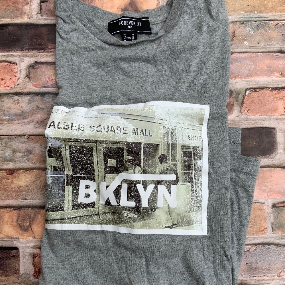 Albee square mall t-shirt, Sz -M